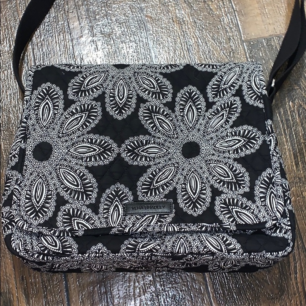 Black/white Vera Bradley crossbody